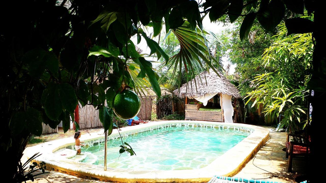 Diani Hostel Diani Beach Exterior foto